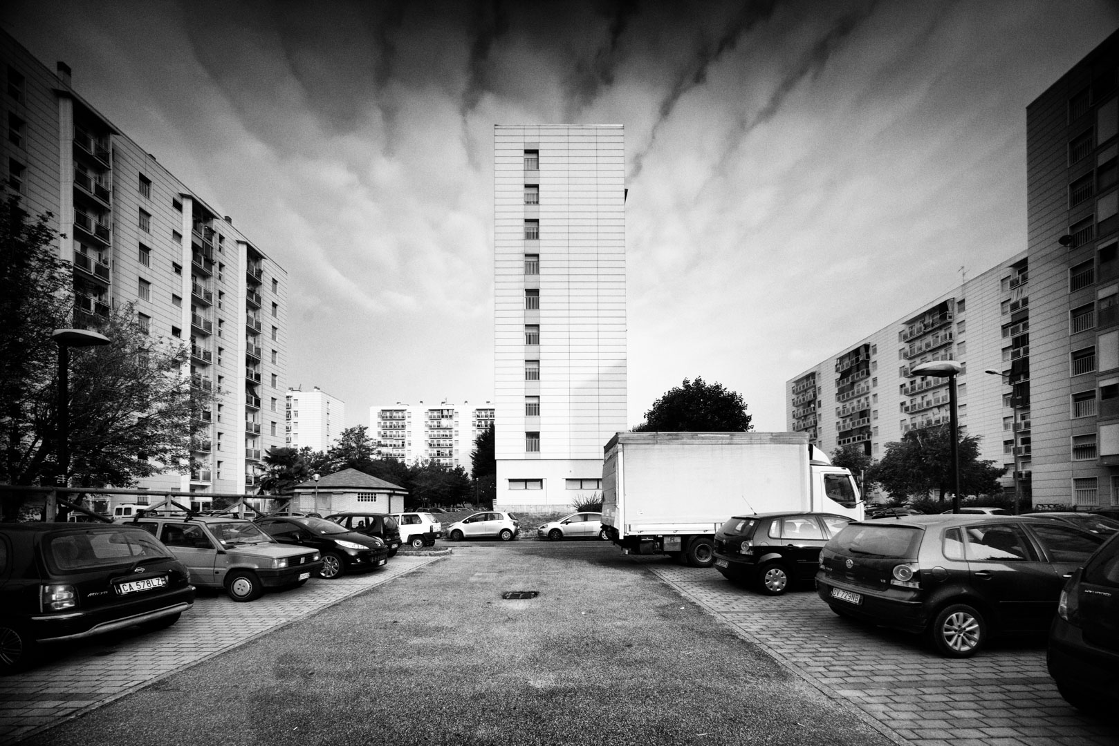 Nella Città - Periferie di Milano - Progetto Fotografico di Architettura