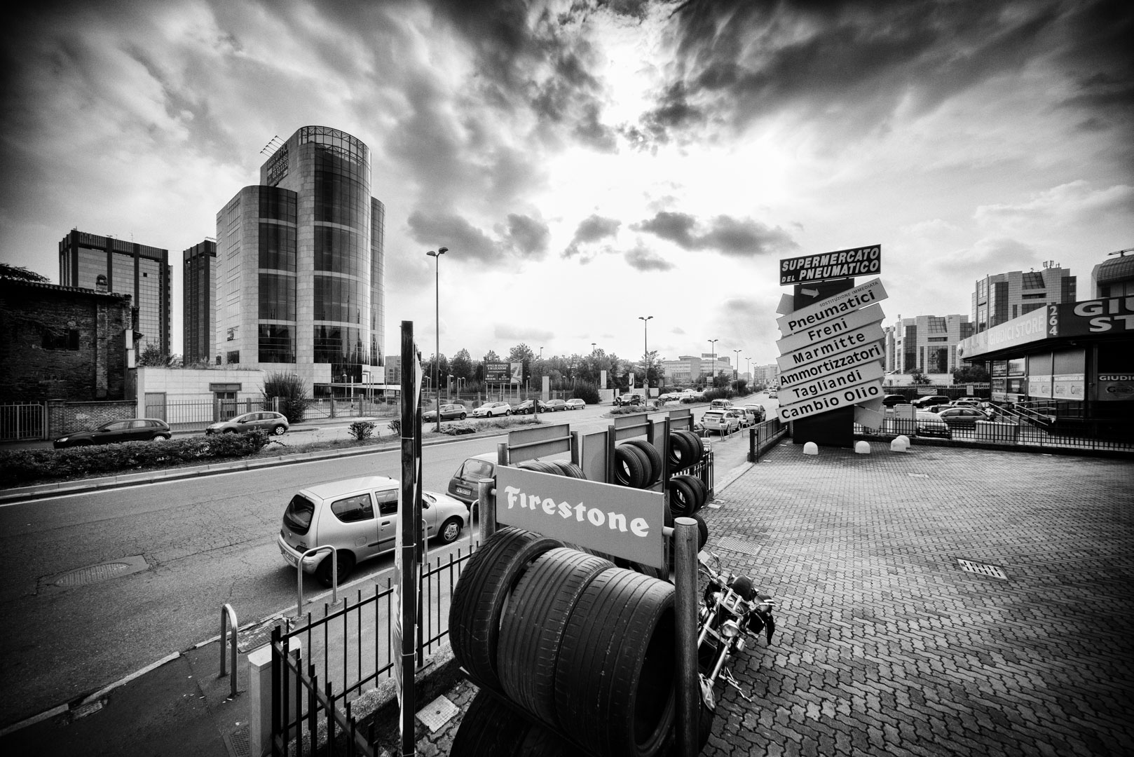 Nella Città - Periferie di Milano - Progetto Fotografico di Architettura